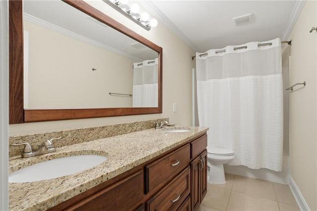 521 Rue Montaigne, Stone Mountain, GA 30083