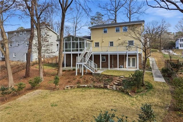 521 Rue Montaigne, Stone Mountain, GA 30083