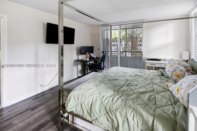 831 Lyons Rd 23101, Coconut Creek, FL 33063