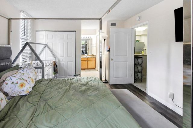 831 Lyons Rd 23101, Coconut Creek, FL 33063