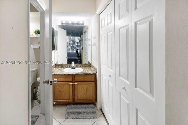 831 Lyons Rd 23101, Coconut Creek, FL 33063