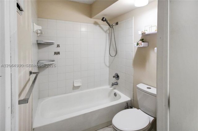831 Lyons Rd 23101, Coconut Creek, FL 33063