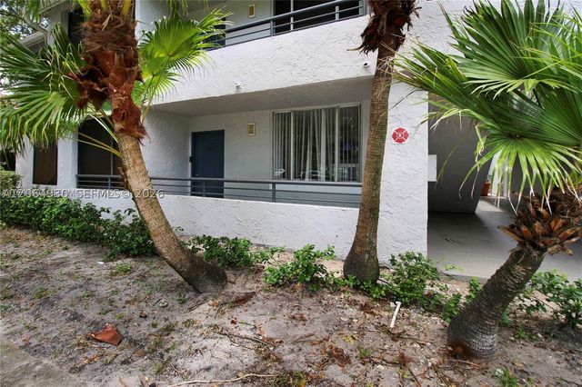831 Lyons Rd 23101, Coconut Creek, FL 33063