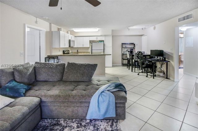 831 Lyons Rd 23101, Coconut Creek, FL 33063