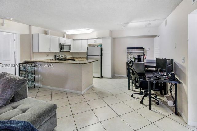 831 Lyons Rd 23101, Coconut Creek, FL 33063