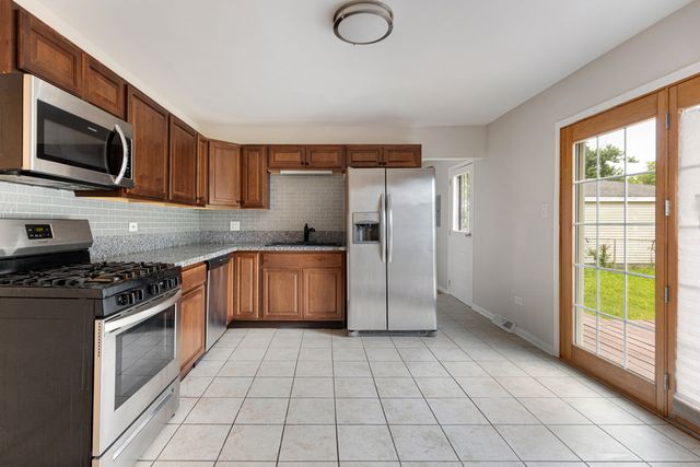 110 N Oak Lane, Glenwood, IL 60425