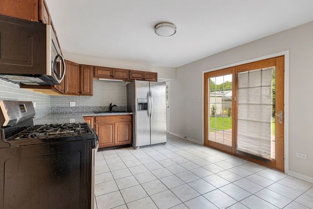 110 N Oak Lane, Glenwood, IL 60425