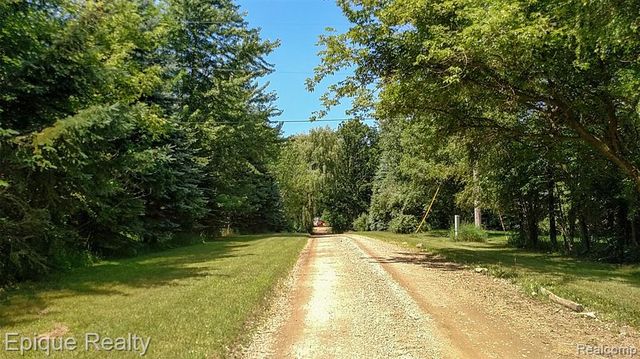 300 W Dewey Road, Owosso, MI 48867