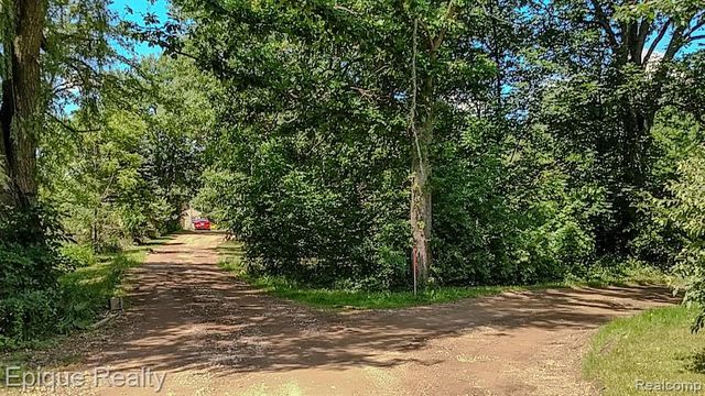 300 W Dewey Road, Owosso, MI 48867