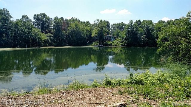 300 W Dewey Road, Owosso, MI 48867