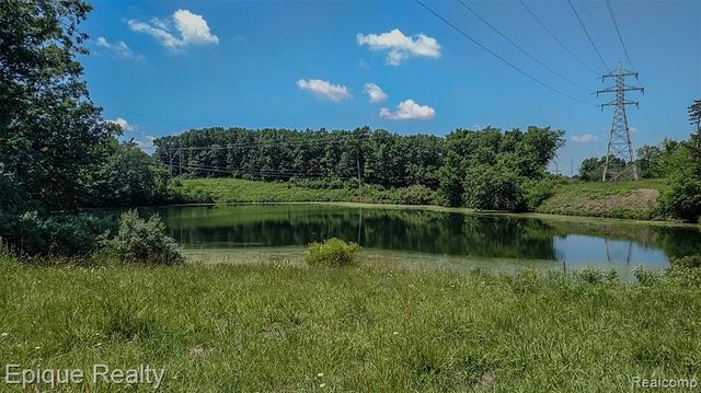 300 W Dewey Road, Owosso, MI 48867