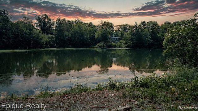 300 W Dewey Road, Owosso, MI 48867