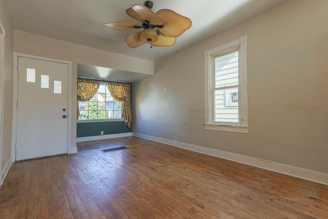 3815 E Plankinton AVENUE, Cudahy, WI 53110