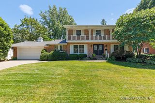 1440 Edgewood Avenue Se, East Grand Rapids, MI 49506