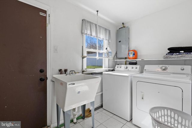 1590 DAWS RD, Blue Bell, PA 19422