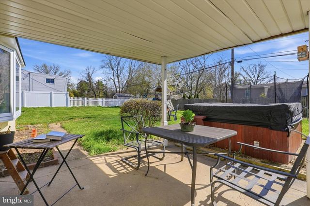 1590 DAWS RD, Blue Bell, PA 19422