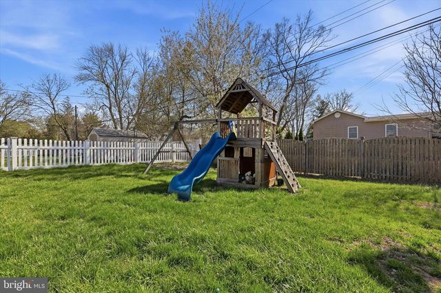 1590 DAWS RD, Blue Bell, PA 19422