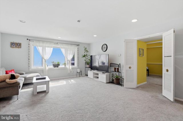 1590 DAWS RD, Blue Bell, PA 19422