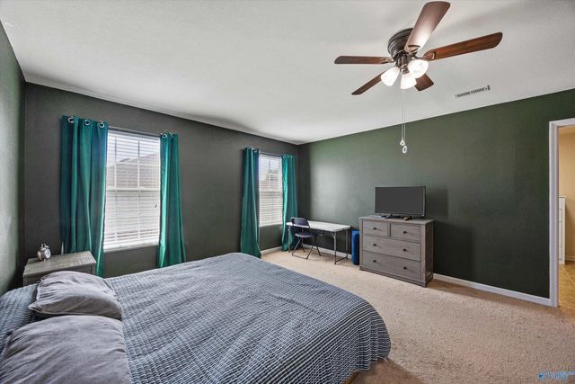 2403 Bell Manor Drive SW, Huntsville, AL 35803