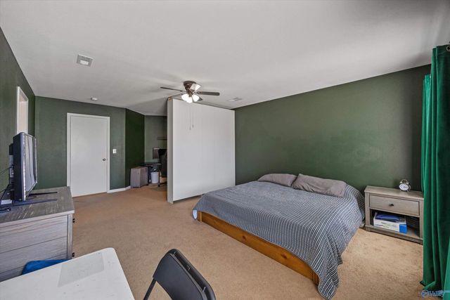 2403 Bell Manor Drive SW, Huntsville, AL 35803