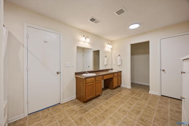2403 Bell Manor Drive SW, Huntsville, AL 35803