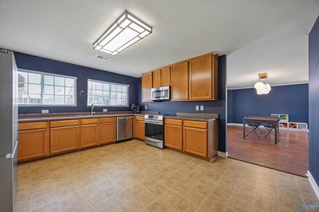 2403 Bell Manor Drive SW, Huntsville, AL 35803