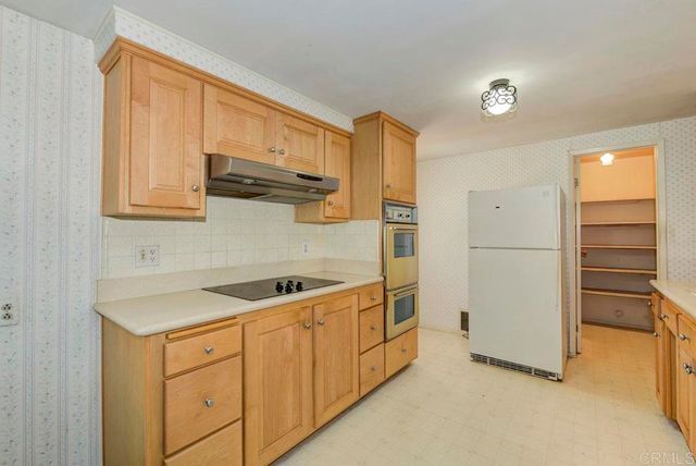 2228 Maple Street, Costa Mesa, CA 92627