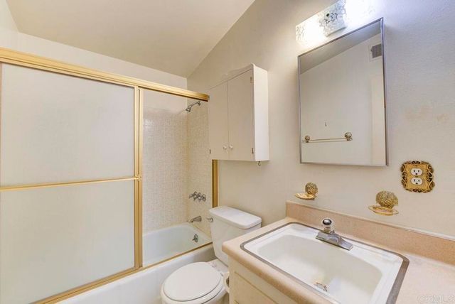 2228 Maple Street, Costa Mesa, CA 92627