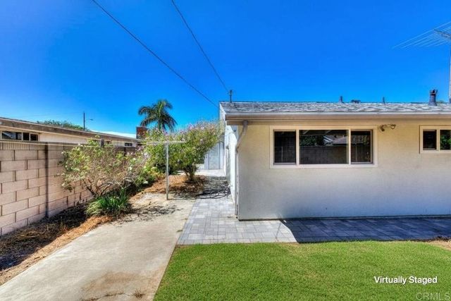2228 Maple Street, Costa Mesa, CA 92627