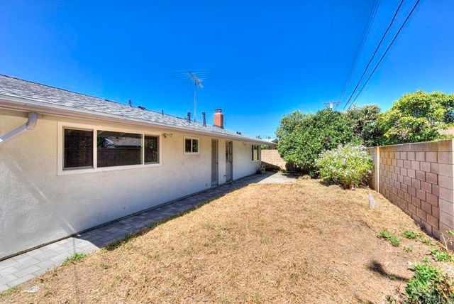 2228 Maple Street, Costa Mesa, CA 92627