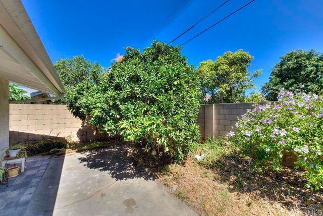2228 Maple Street, Costa Mesa, CA 92627