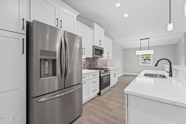 6634 Long Street, Whitehouse, OH 43571