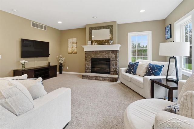 3369 E Greystone Place, Midland, MI 48642