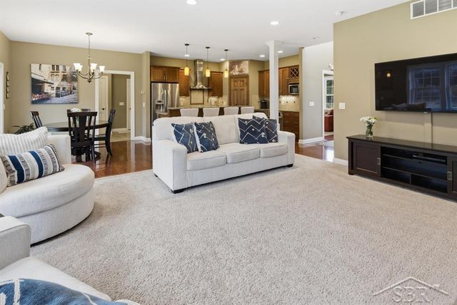 3369 E Greystone Place, Midland, MI 48642
