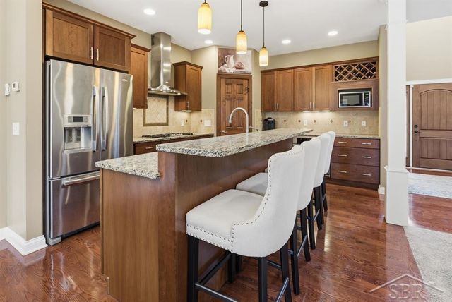 3369 E Greystone Place, Midland, MI 48642
