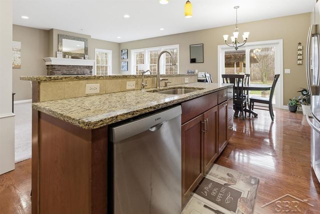3369 E Greystone Place, Midland, MI 48642