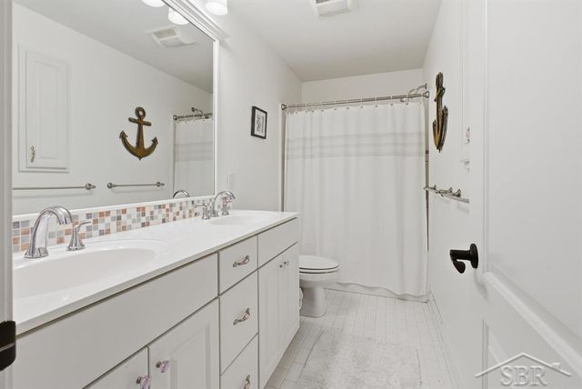 3369 E Greystone Place, Midland, MI 48642