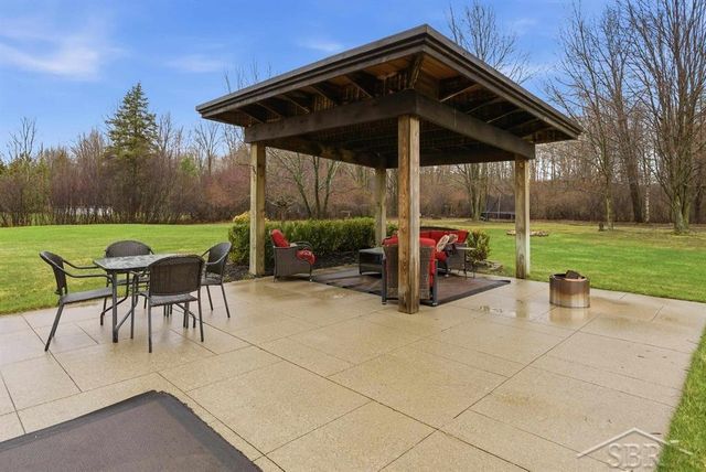 3369 E Greystone Place, Midland, MI 48642