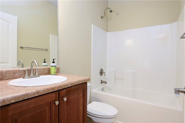 2236 Farrington Loop E, Semmes, AL 36575