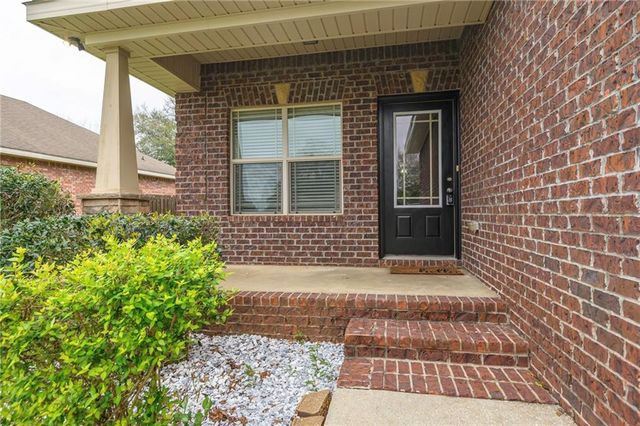 2236 Farrington Loop E, Semmes, AL 36575