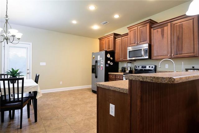 2236 Farrington Loop E, Semmes, AL 36575