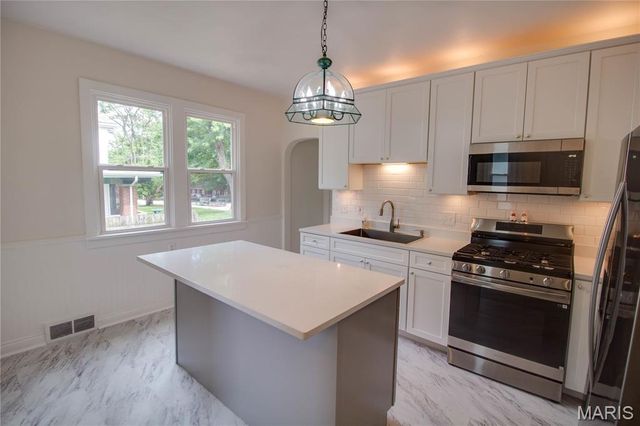 205 E 12th Street, Alton, IL 62002