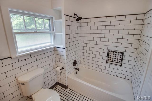 205 E 12th Street, Alton, IL 62002