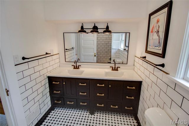 205 E 12th Street, Alton, IL 62002
