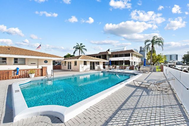 1340 NE 28th Avenue 232, Pompano Beach, FL 33062