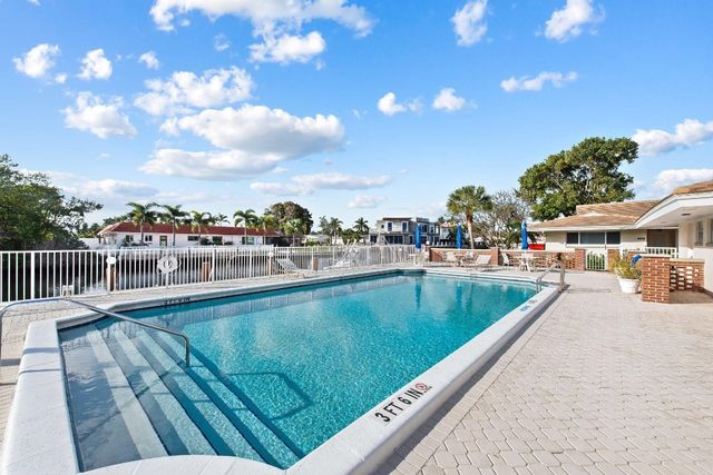 1340 NE 28th Avenue 232, Pompano Beach, FL 33062