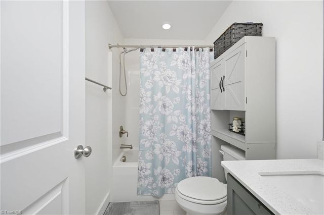 1826 Eastover Court, Kernersville, NC 27284