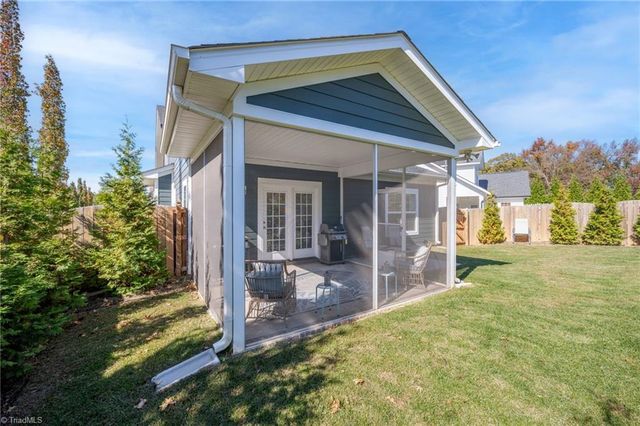 1826 Eastover Court, Kernersville, NC 27284