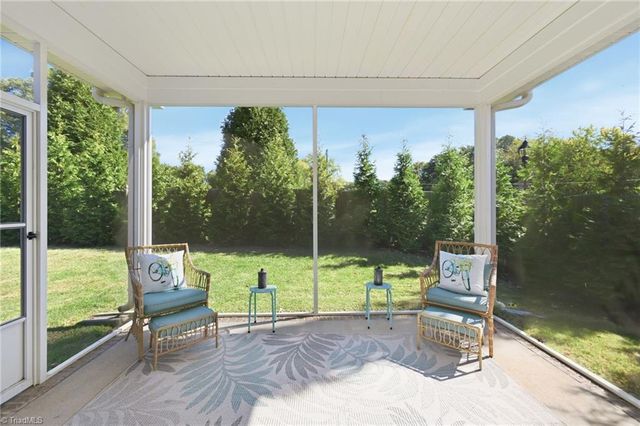 1826 Eastover Court, Kernersville, NC 27284