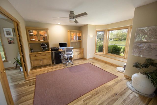 S69W32025 Whitetail Meadows DRIVE, Mukwonago, WI 53149